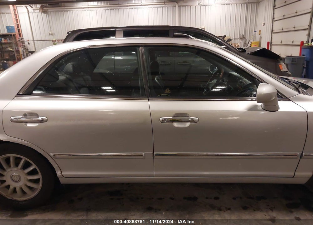 2004 HYUNDAI XG350 L VIN: KMHFU45E54A316161