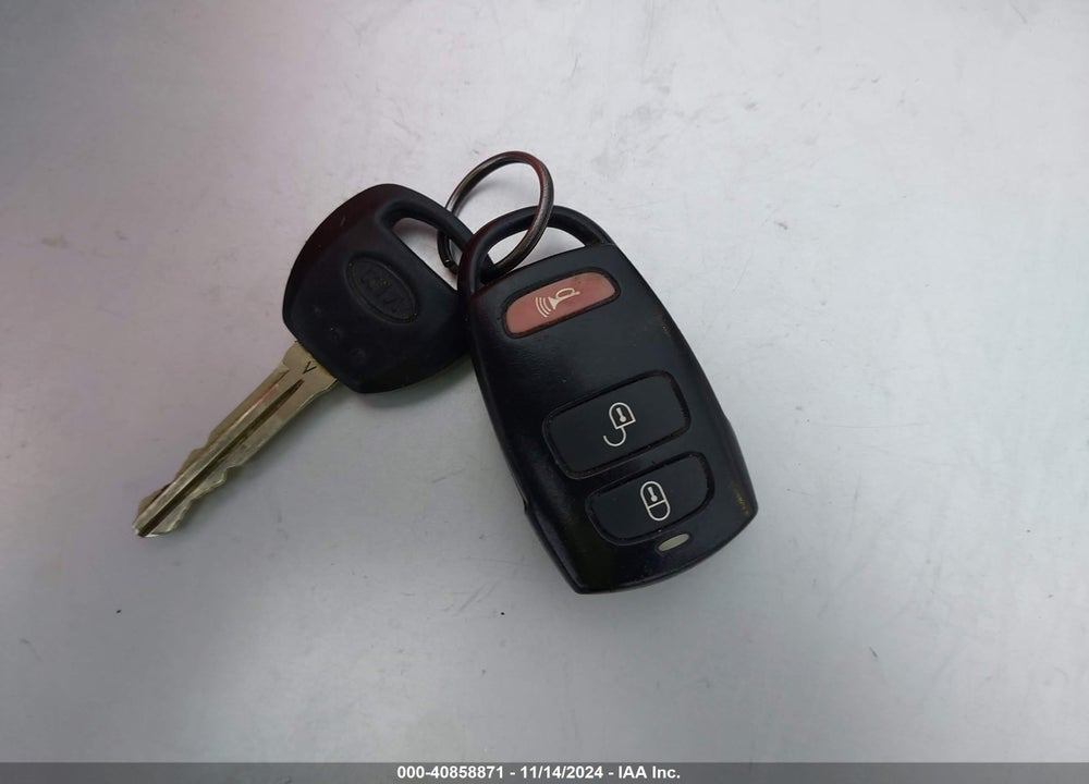 2010 KIA SEDONA LX VIN: KNDMG4C33A6327128