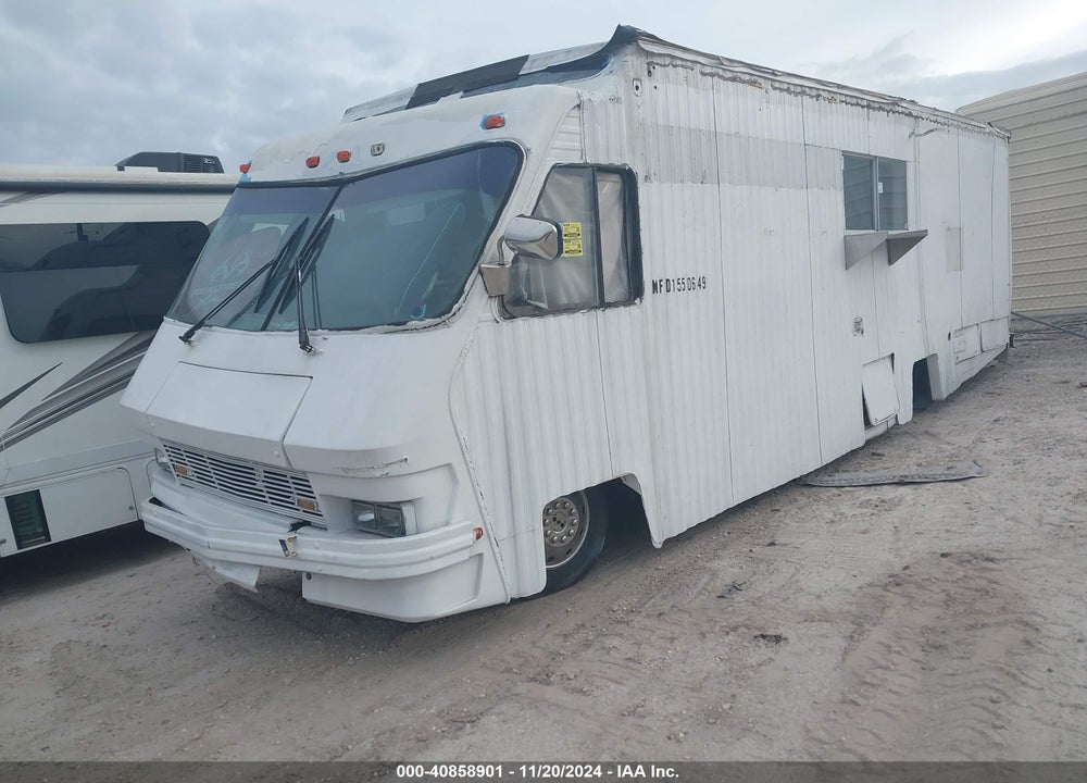 1989 CHEVROLET P30 VIN: 1GBKP37W6K3318503