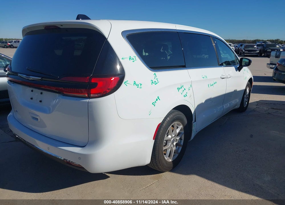 2024 CHRYSLER PACIFICA TOURING L VIN: 2C4RC1BG3RR149469