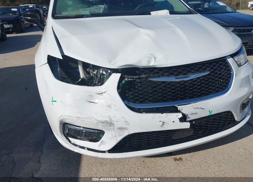 2024 CHRYSLER PACIFICA TOURING L VIN: 2C4RC1BG3RR149469