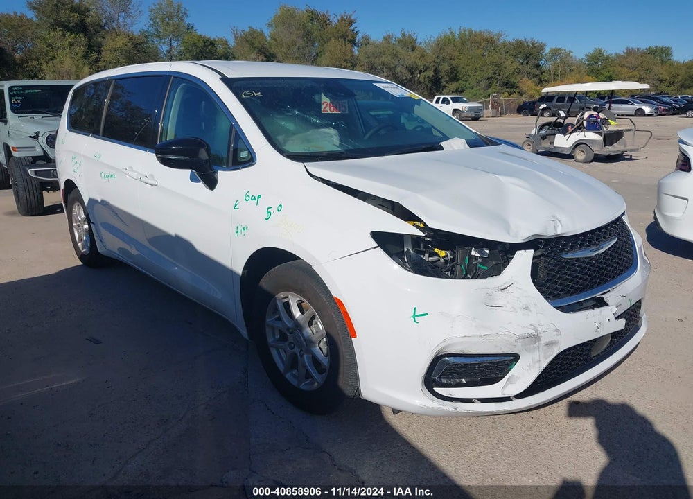 2024 CHRYSLER PACIFICA TOURING L VIN: 2C4RC1BG3RR149469
