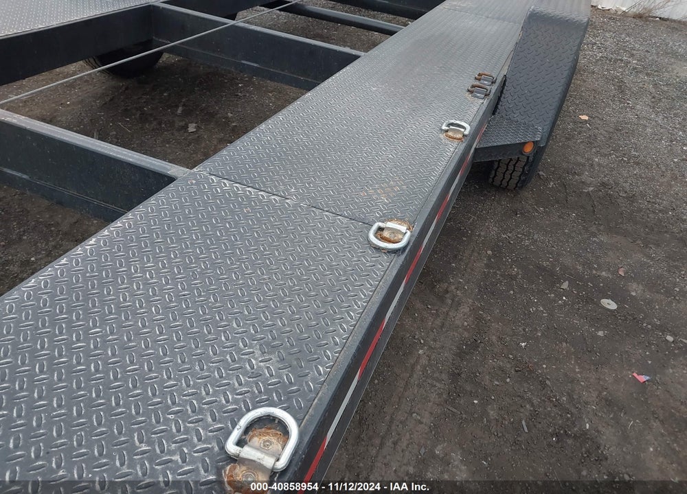 2024 KAUFMAN TRAILERS TBZ VIN: 7UZFC3622RB000556
