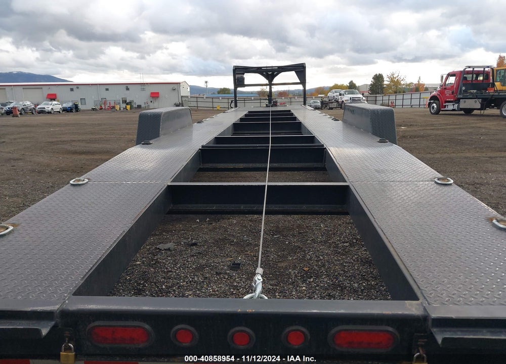 2024 KAUFMAN TRAILERS TBZ VIN: 7UZFC3622RB000556