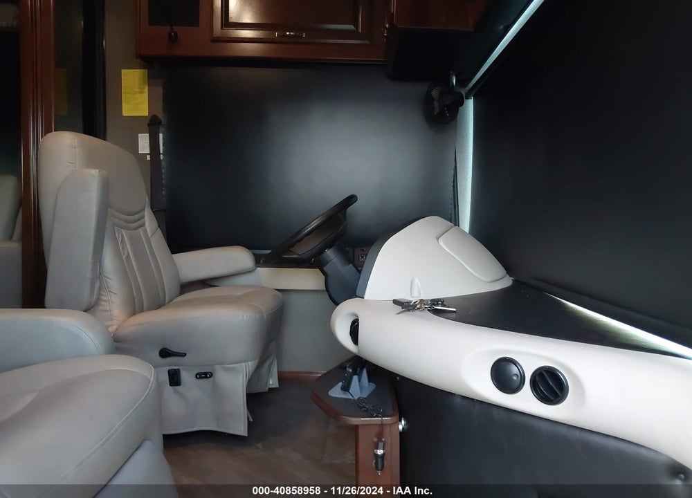 2018 FREIGHTLINER MOTOR HOME XC VIN: 4UZACWFC9JCKK1754