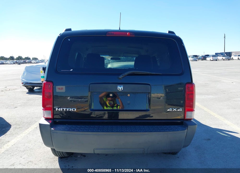 2007 DODGE NITRO SXT VIN: 1D8GU28K57W636524