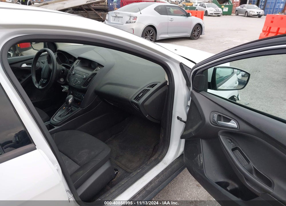 2018 FORD FOCUS SE VIN: 1FADP3K27JL331046