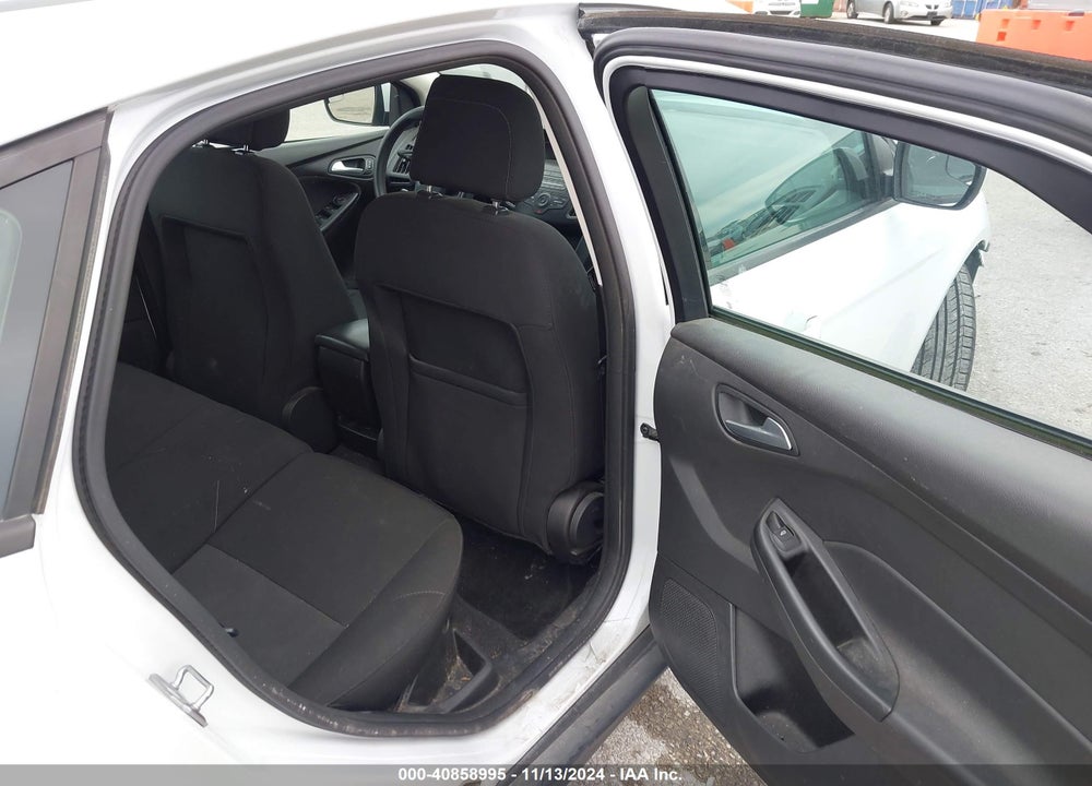 2018 FORD FOCUS SE VIN: 1FADP3K27JL331046