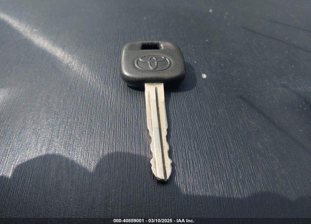 2012 TOYOTA YARIS VIN: JTDKTUD38CD520973