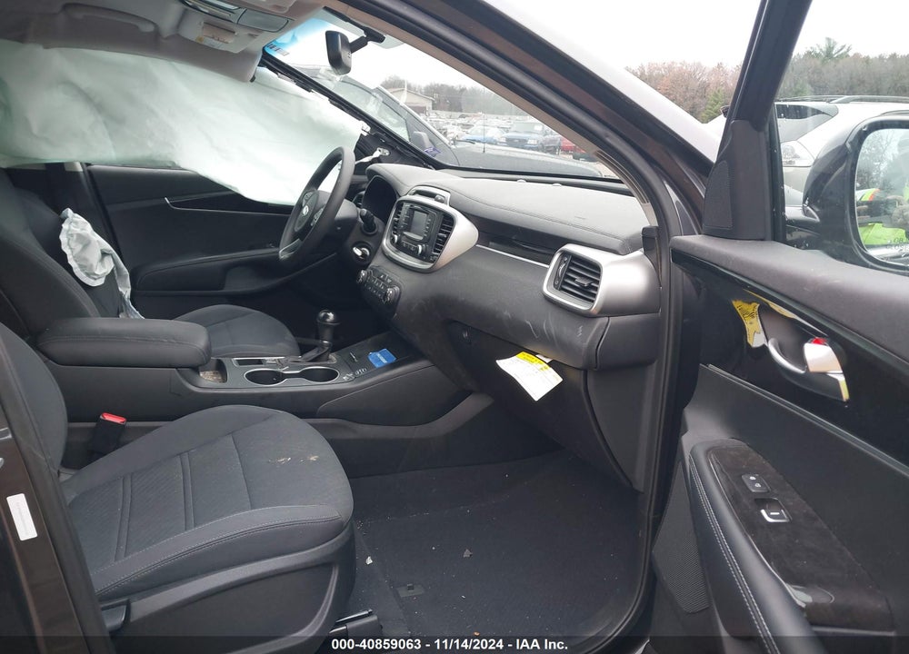 2017 KIA SORENTO 3.3L LX VIN: 5XYPGDA52HG240121