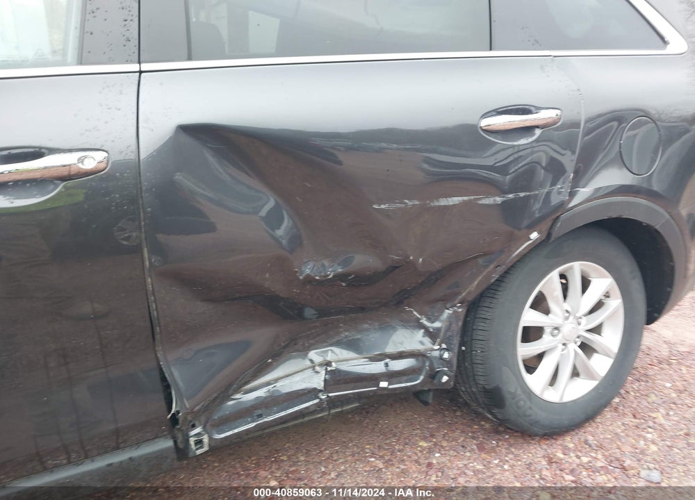 2017 KIA SORENTO 3.3L LX VIN: 5XYPGDA52HG240121