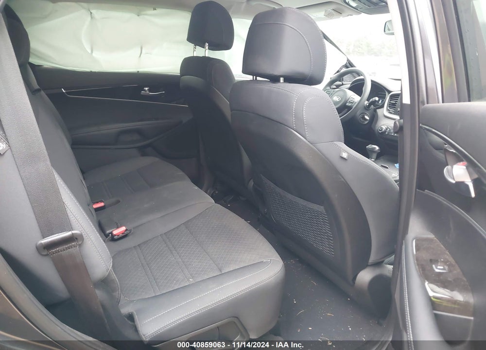2017 KIA SORENTO 3.3L LX VIN: 5XYPGDA52HG240121