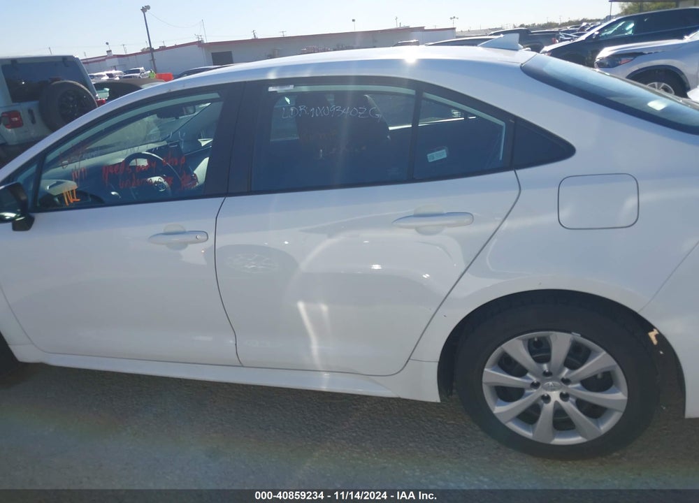 2022 TOYOTA COROLLA LE VIN: 5YFEPMAE5NP359330