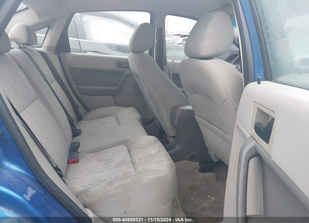2011 FORD FOCUS SE VIN: 1FAHP3FN8BW119519