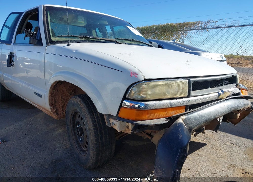 2002 CHEVROLET S-10 VIN: 1GCCS195528176090