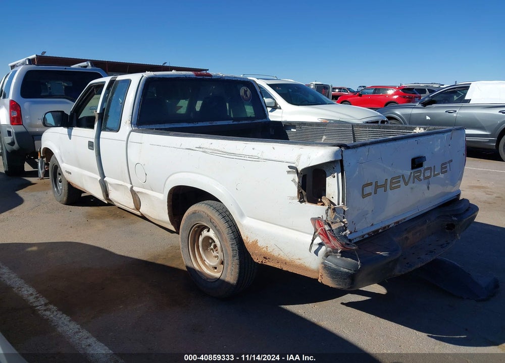 2002 CHEVROLET S-10 VIN: 1GCCS195528176090
