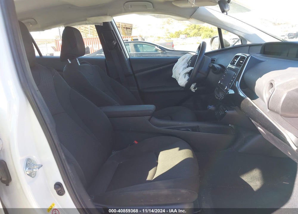 2021 TOYOTA PRIUS LE VIN: JTDKAMFU6M3131932