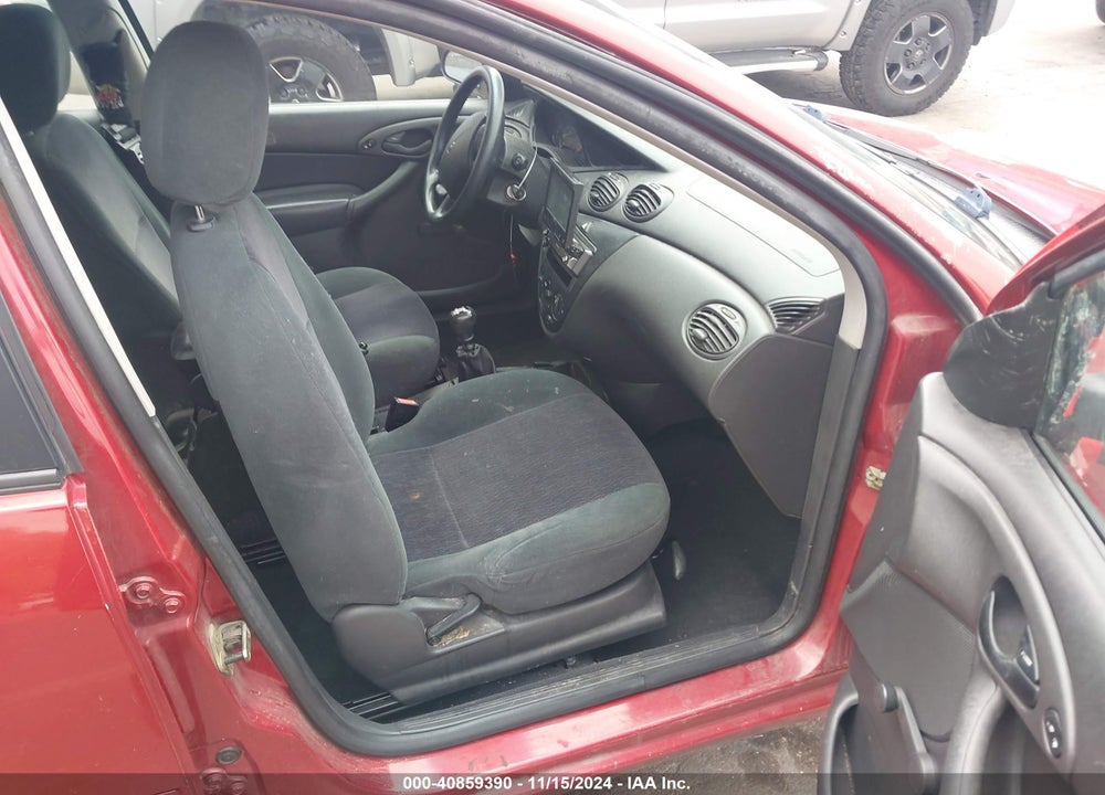 2000 FORD FOCUS SE VIN: 1FAFP3431YW172452