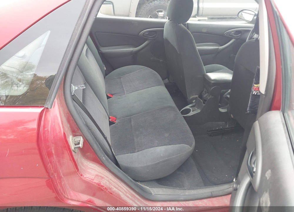 2000 FORD FOCUS SE VIN: 1FAFP3431YW172452