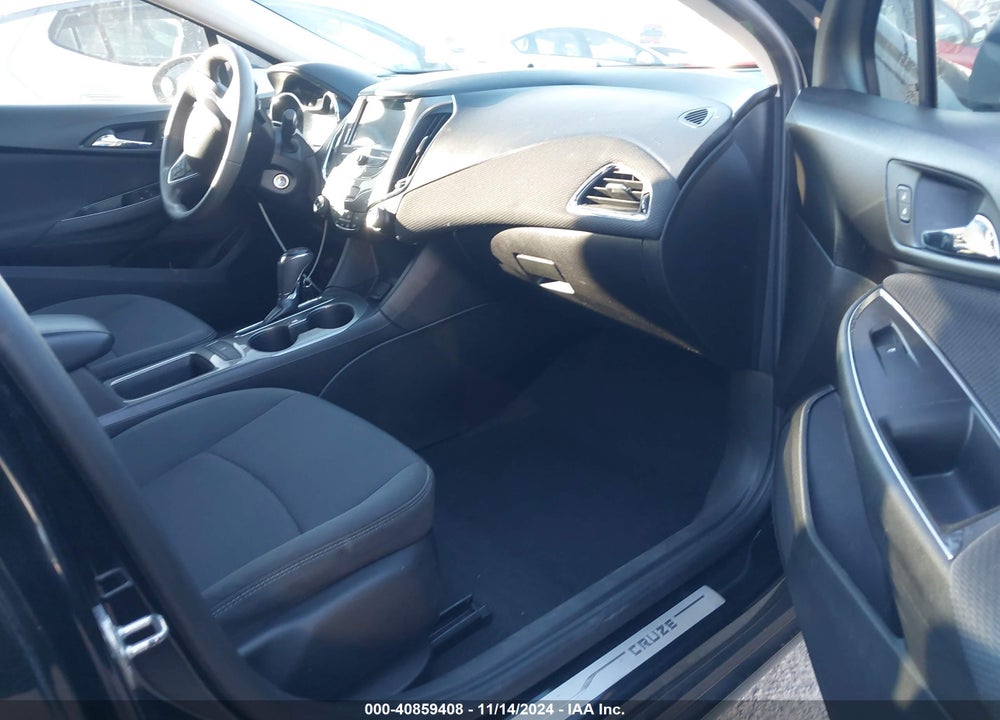 2017 CHEVROLET CRUZE LT AUTO VIN: 1G1BE5SM5H7209074