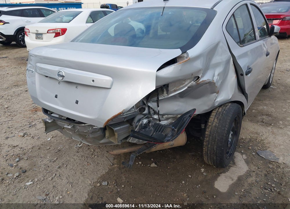 2019 NISSAN VERSA 1.6 S+ VIN: 3N1CN7APXKL821716
