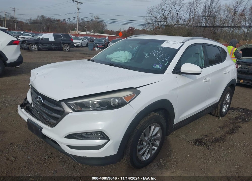 2016 HYUNDAI TUCSON SE VIN: KM8J33A43GU116564