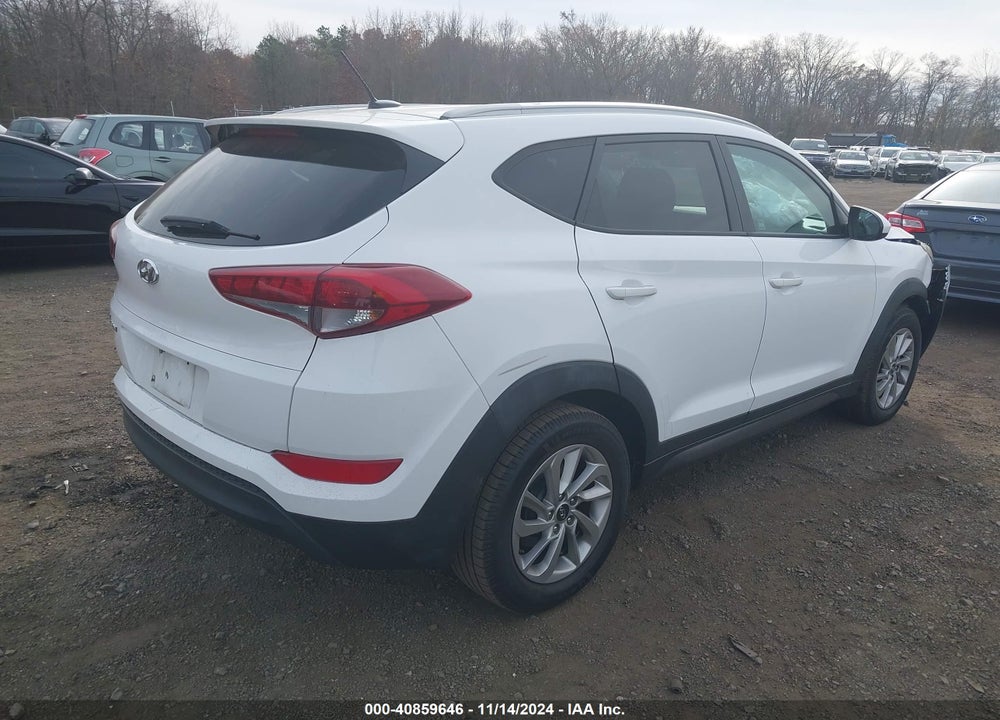 2016 HYUNDAI TUCSON SE VIN: KM8J33A43GU116564