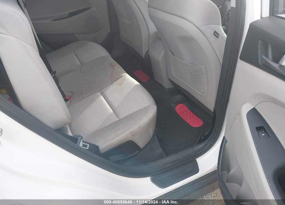 2016 HYUNDAI TUCSON SE VIN: KM8J33A43GU116564