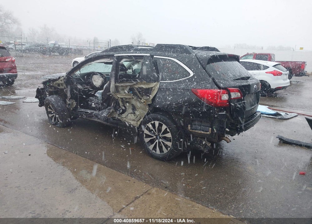 2017 SUBARU OUTBACK 3.6R LIMITED VIN: 4S4BSENC8H3218535