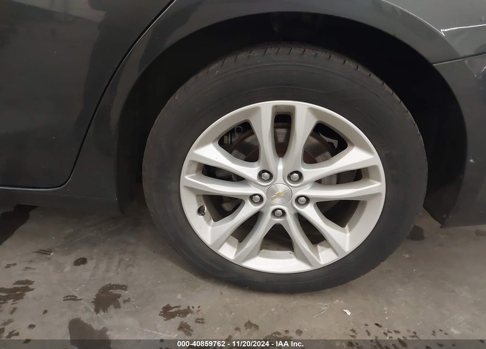 2018 CHEVROLET MALIBU LT VIN: 1G1ZD5ST1JF135835