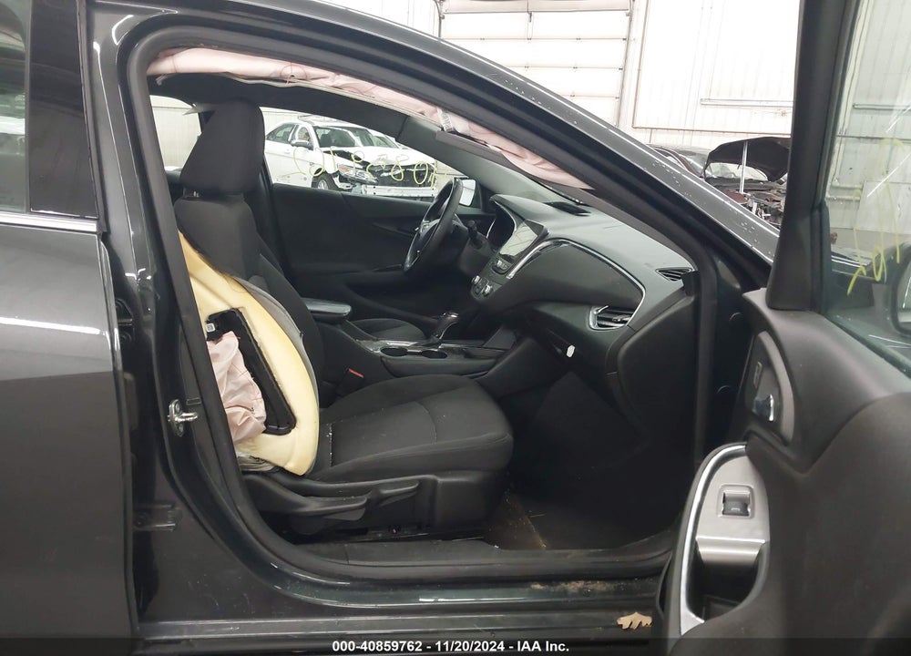 2018 CHEVROLET MALIBU LT VIN: 1G1ZD5ST1JF135835