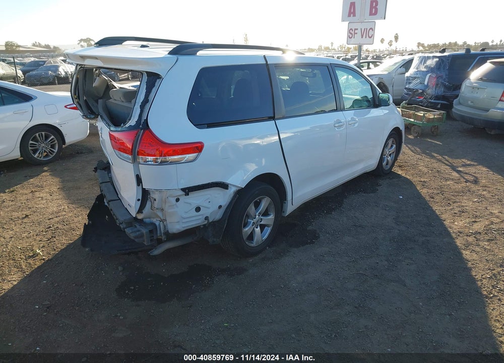 2013 TOYOTA SIENNA LE V6 8 PASSENGER VIN: 5TDKK3DC9DS341795