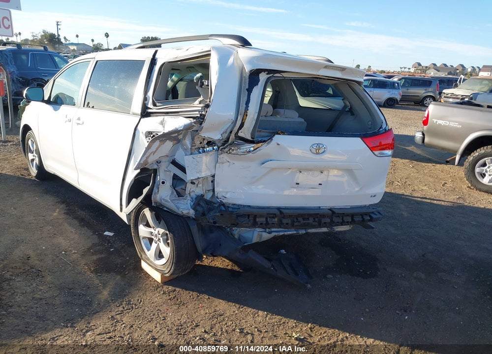 2013 TOYOTA SIENNA LE V6 8 PASSENGER VIN: 5TDKK3DC9DS341795
