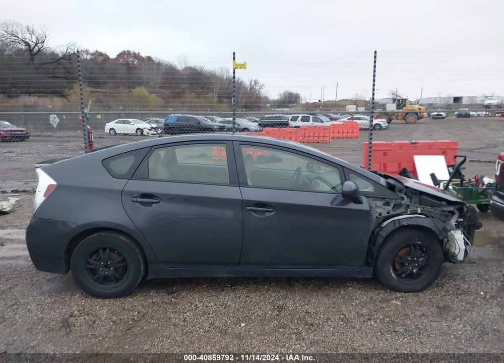 2013 TOYOTA PRIUS TWO VIN: JTDKN3DU6D5664711