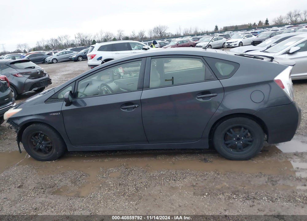 2013 TOYOTA PRIUS TWO VIN: JTDKN3DU6D5664711