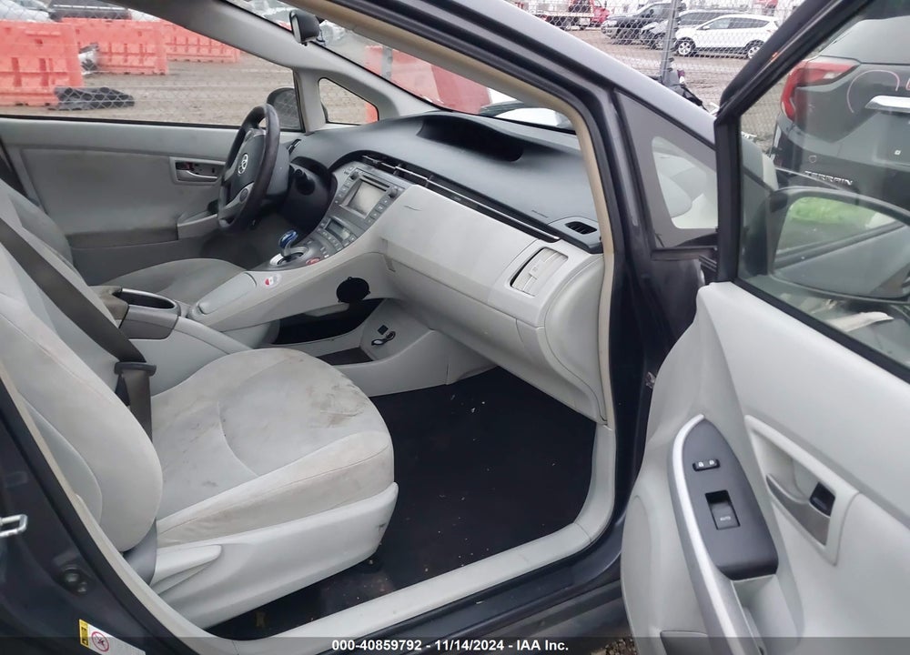 2013 TOYOTA PRIUS TWO VIN: JTDKN3DU6D5664711