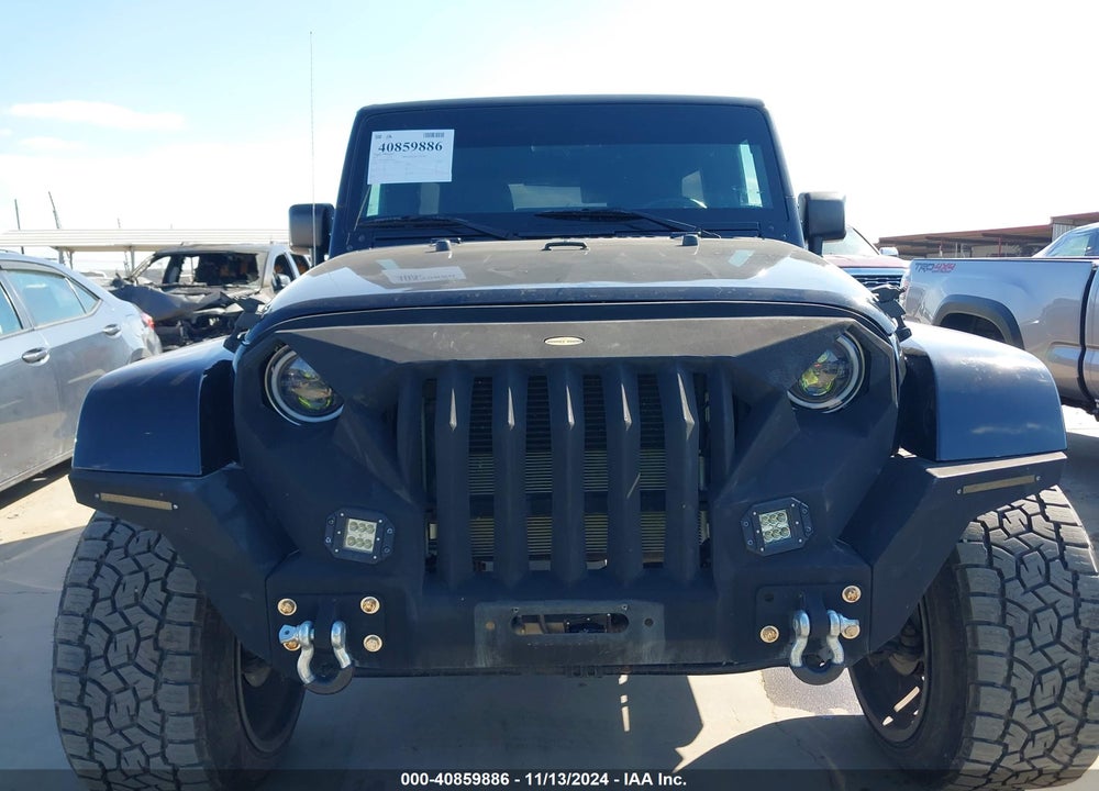 2017 JEEP WRANGLER UNLIMITED SAHARA 4X4 VIN: 1C4HJWEG8HL572209