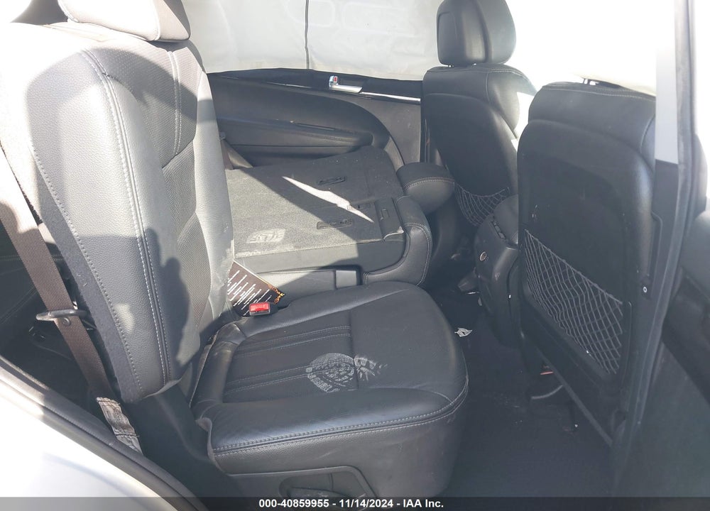 2014 KIA SORENTO LX VIN: 5XYKTDA6XEG518385