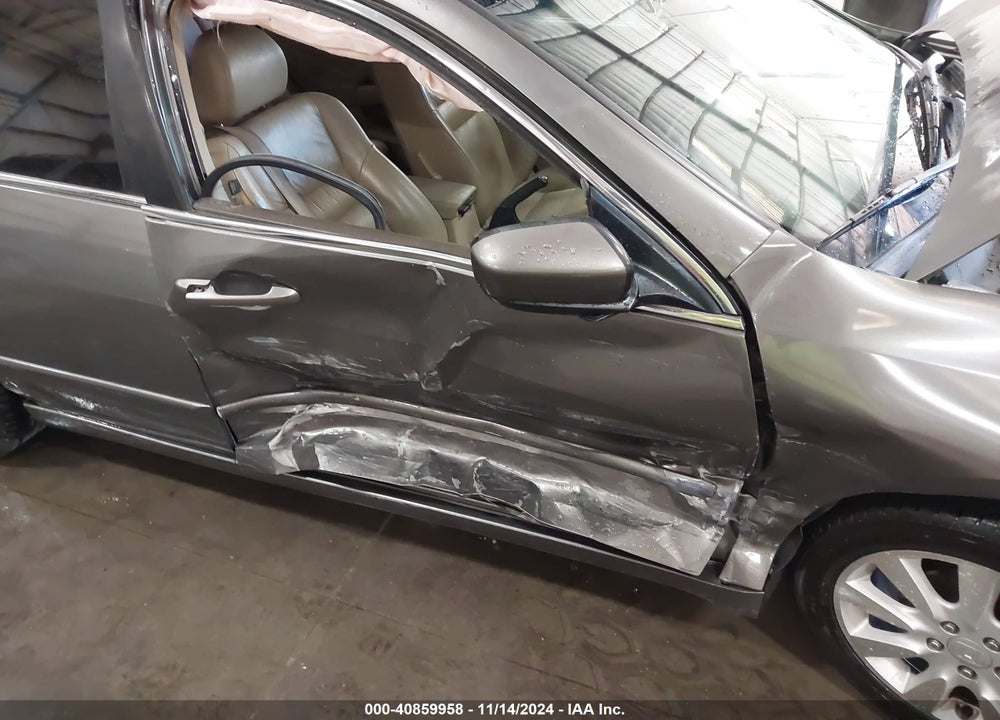 2006 HONDA ACCORD 3.0 EX VIN: 1HGCM66516A026330