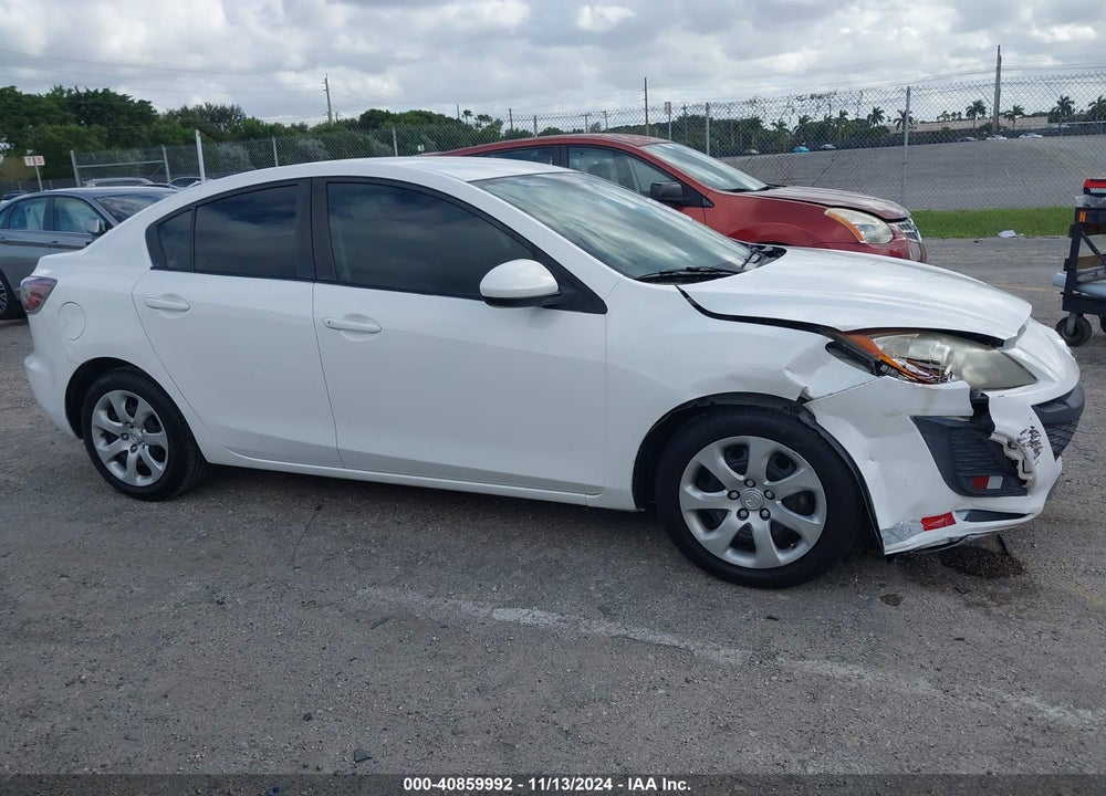 2011 MAZDA 3 I SPORT VIN: JM1BL1UF2B1496954