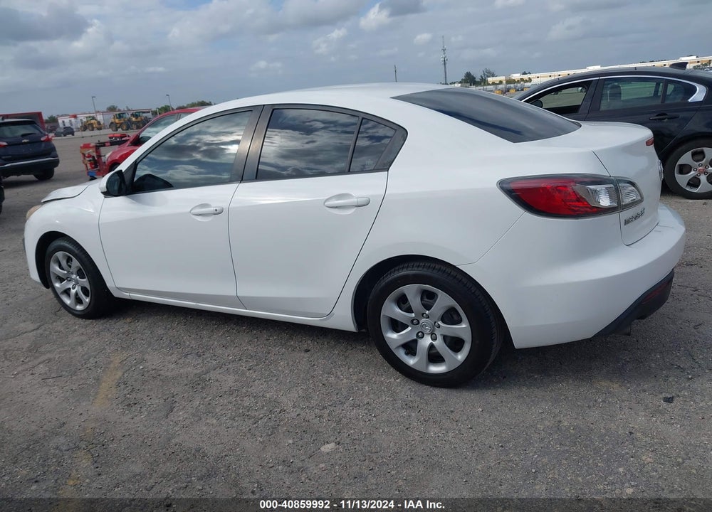 2011 MAZDA 3 I SPORT VIN: JM1BL1UF2B1496954