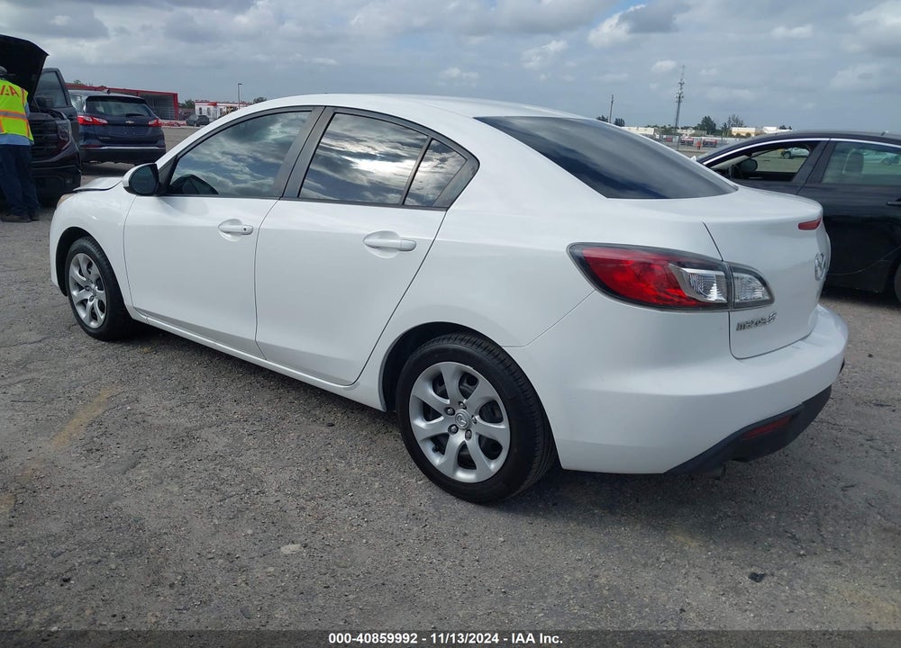 2011 MAZDA 3 I SPORT VIN: JM1BL1UF2B1496954