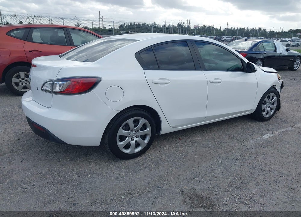 2011 MAZDA 3 I SPORT VIN: JM1BL1UF2B1496954