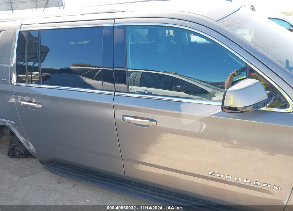 2017 CHEVROLET SUBURBAN VIN: 1GNSCHKC4HR240429