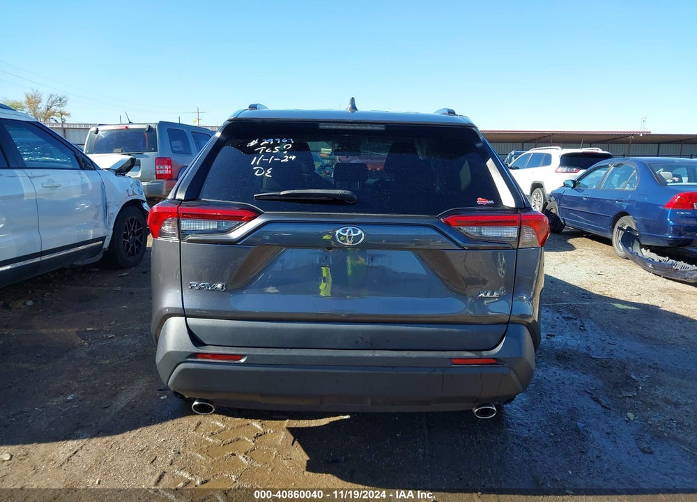 2021 TOYOTA RAV4 XLE VIN: 2T3W1RFV8MW126686