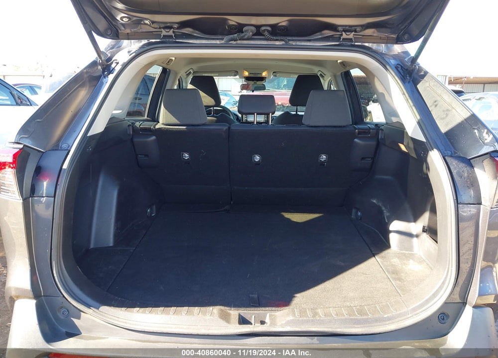 2021 TOYOTA RAV4 XLE VIN: 2T3W1RFV8MW126686