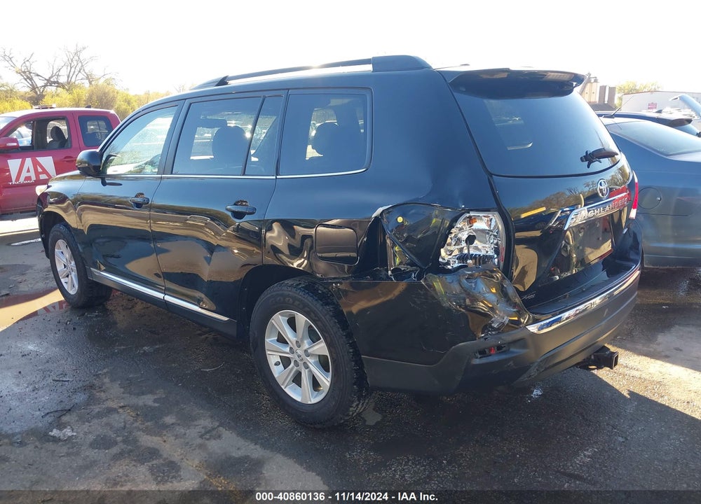 2013 TOYOTA HIGHLANDER PLUS/SE VIN: 5TDBK3EH8DS191480