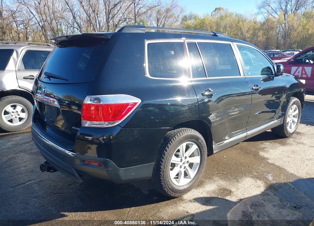 2013 TOYOTA HIGHLANDER PLUS/SE VIN: 5TDBK3EH8DS191480