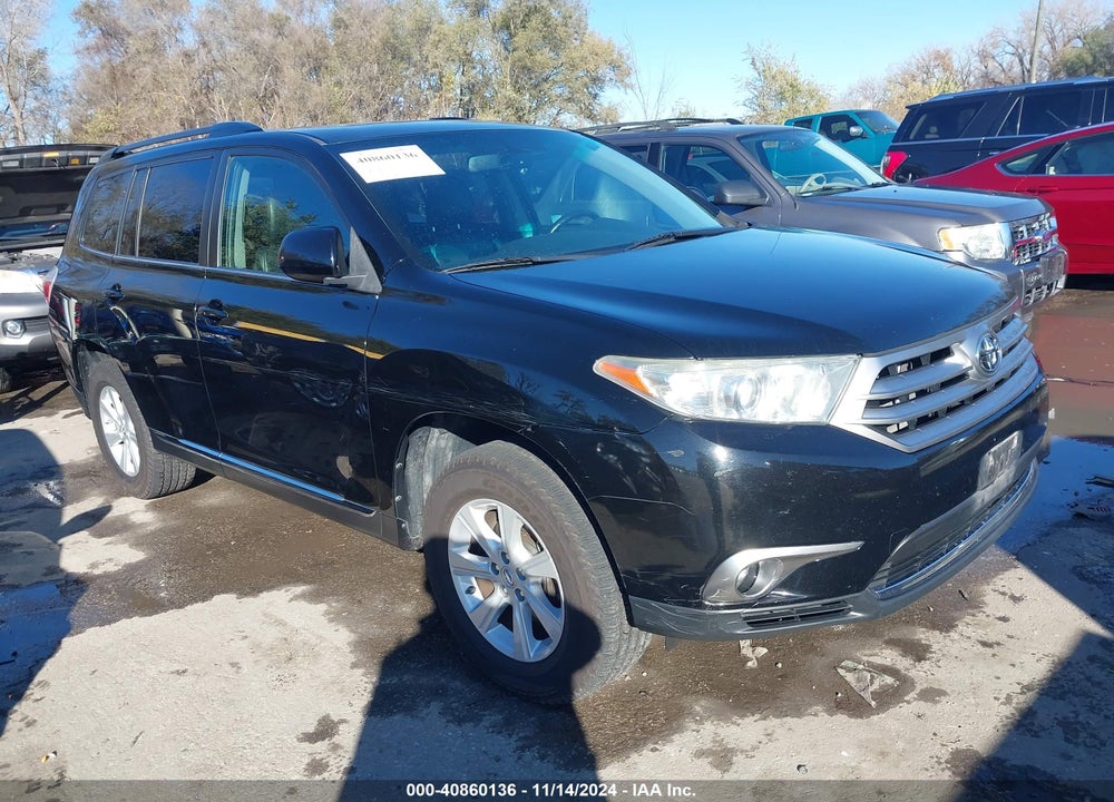 2013 TOYOTA HIGHLANDER PLUS/SE VIN: 5TDBK3EH8DS191480