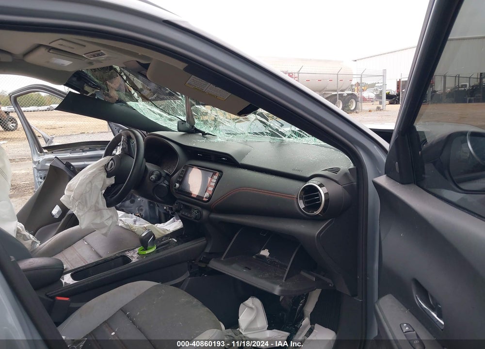 2022 NISSAN KICKS SR XTRONIC CVT VIN: 3N1CP5DV7NL527588